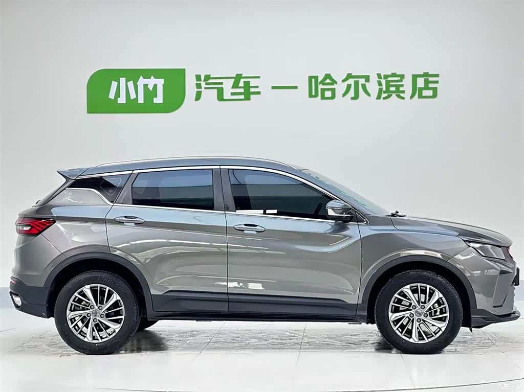 Geely Coolray, 2022 3