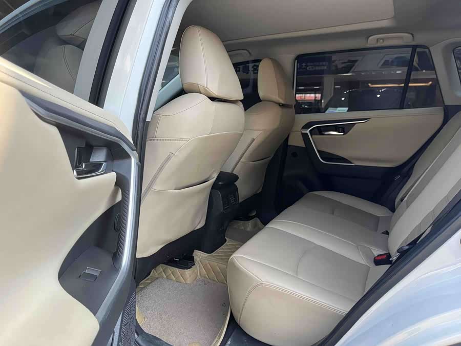 Toyota RAV4 2022, фото 5