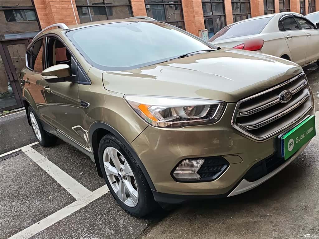Ford Kuga, 2017 4