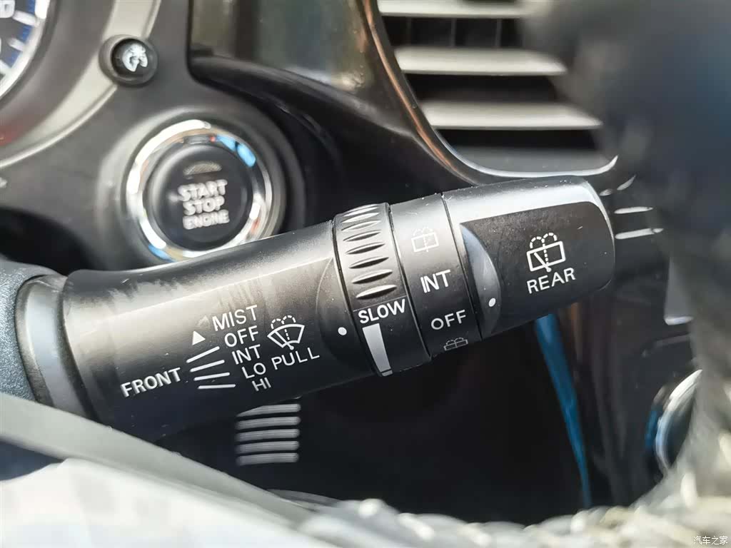 Mitsubishi Outlander, 2019 18
