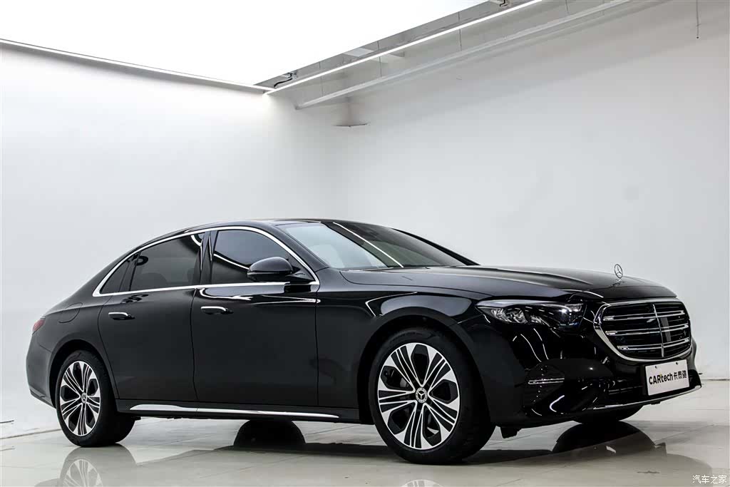 Mercedes-Benz E-Class, 2025 3