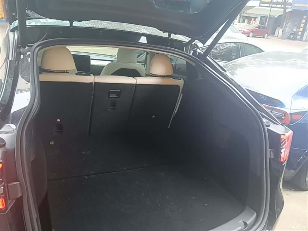 Tesla Model Y, 2022 15