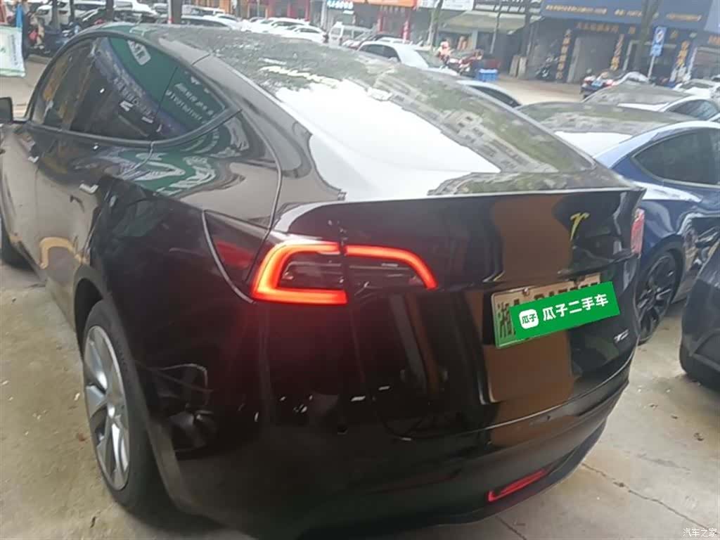 Tesla Model Y, 2022 23