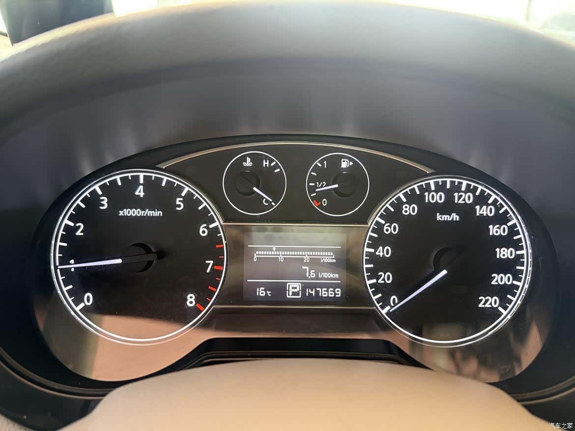 Nissan Tiida, 2012 18