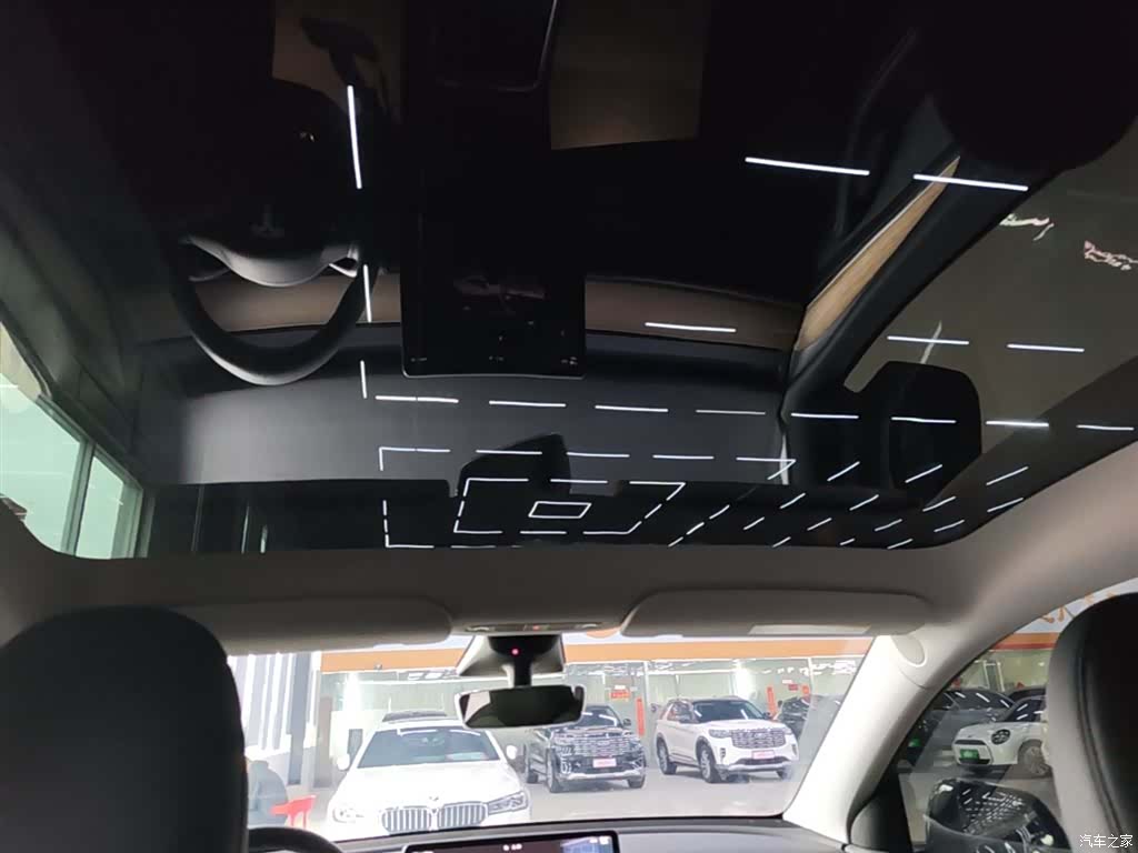 Tesla Model Y, 2023 18