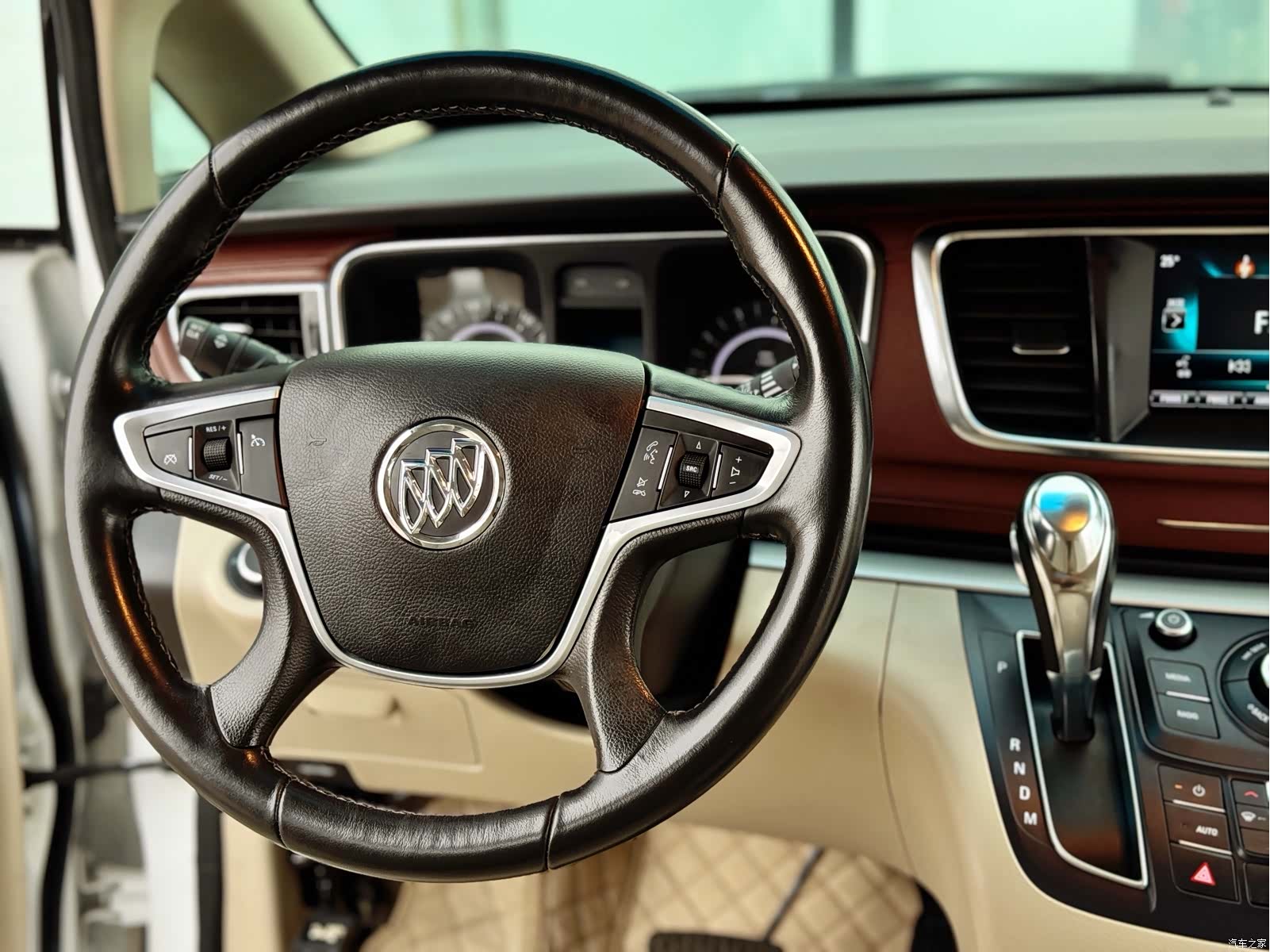 Buick GL8, 2018 12
