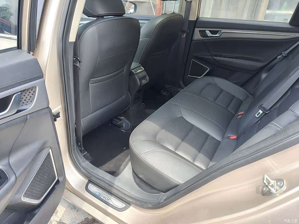 Geely Emgrand, 2018 13