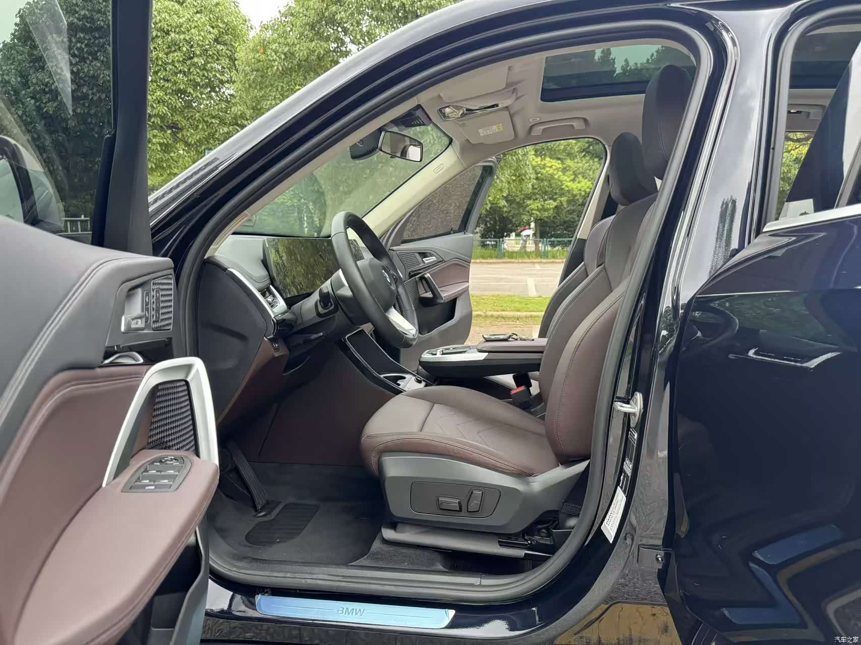 BMW X1, 2023 все фото