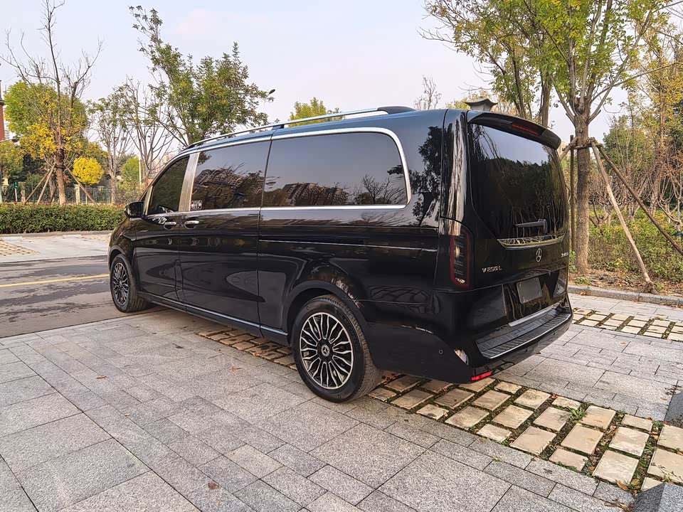 Mercedes-Benz V-class