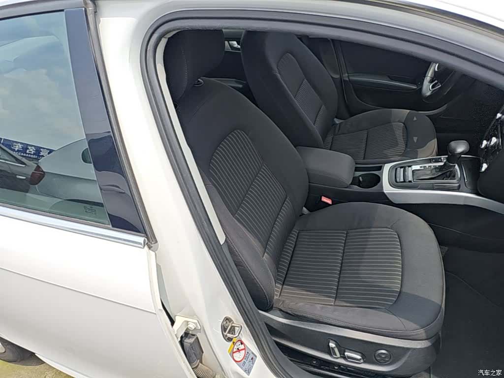 Audi A4L, 2015 25