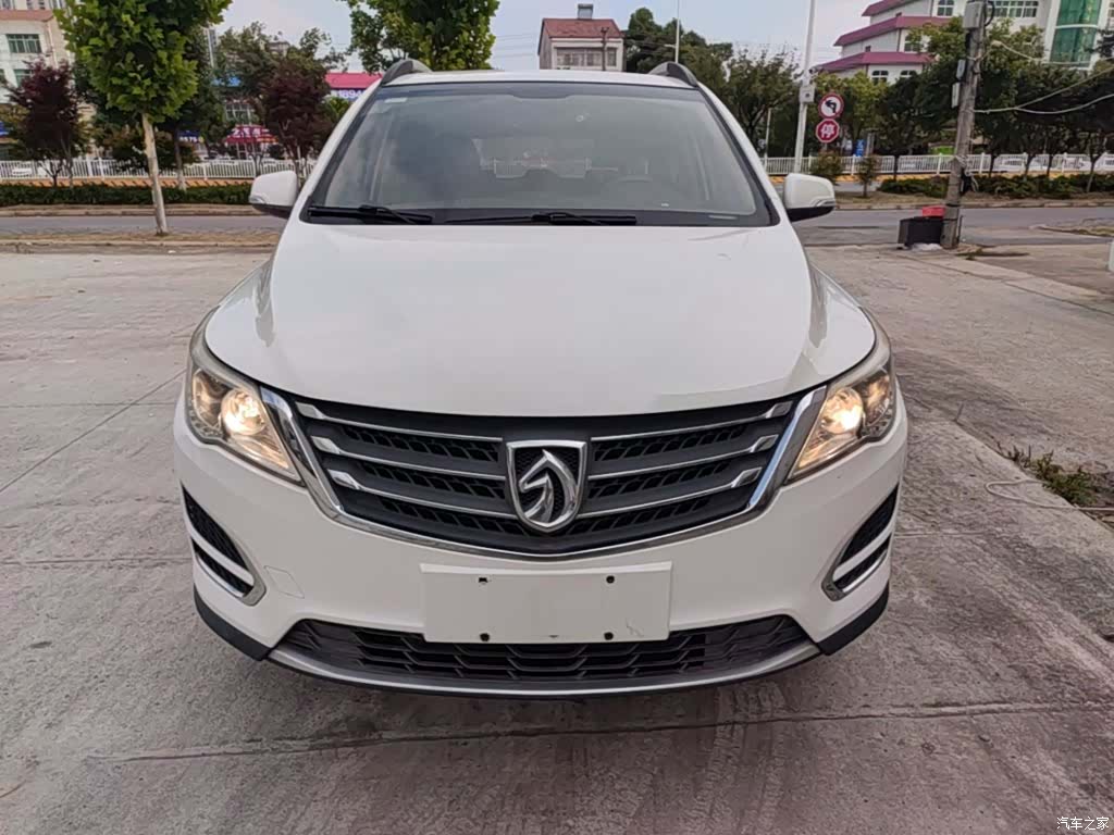 Wuling 560, 2017 3