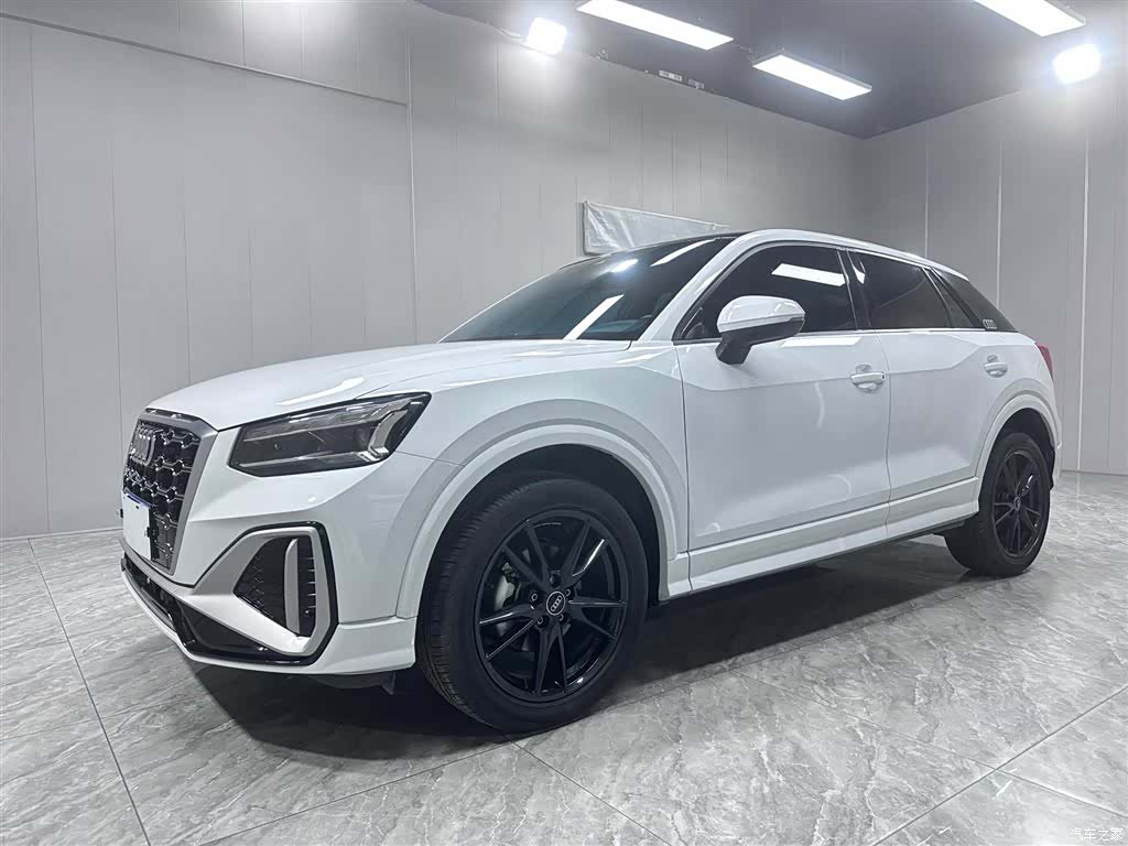 Audi Q2L, 2023 7
