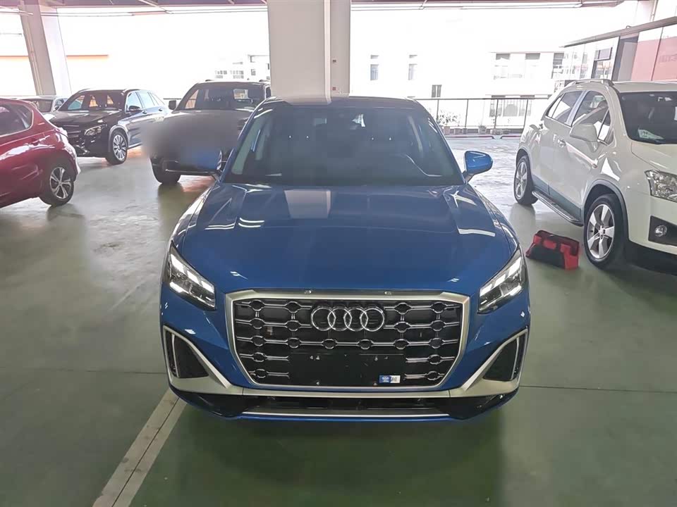Audi Q2L