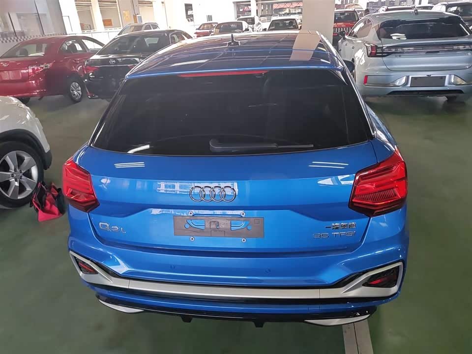 Audi Q2L