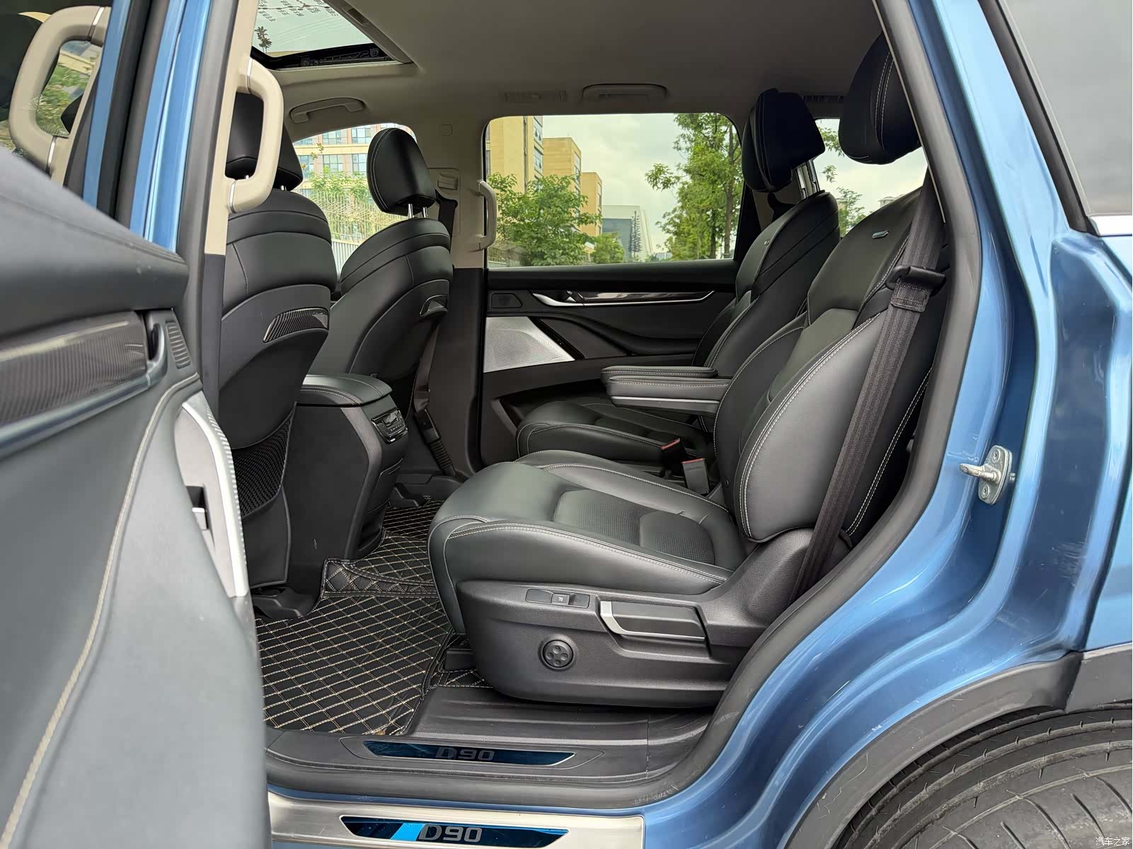 Maxus D90, 2018 13