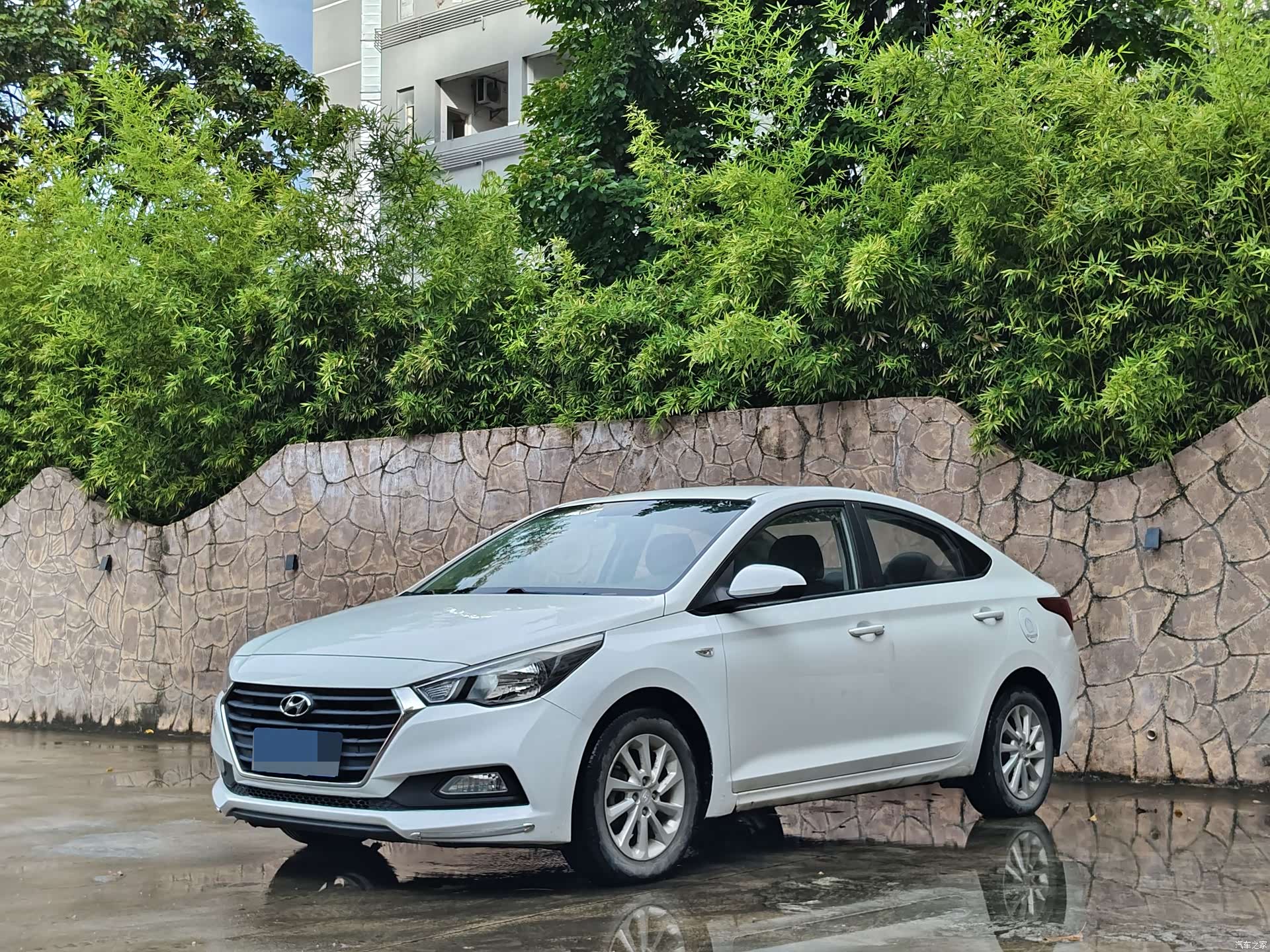 Hyundai GLS, 2017 1