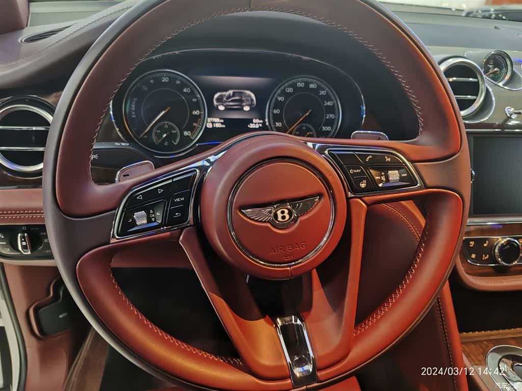 Bentley Bentayga, 2019 7