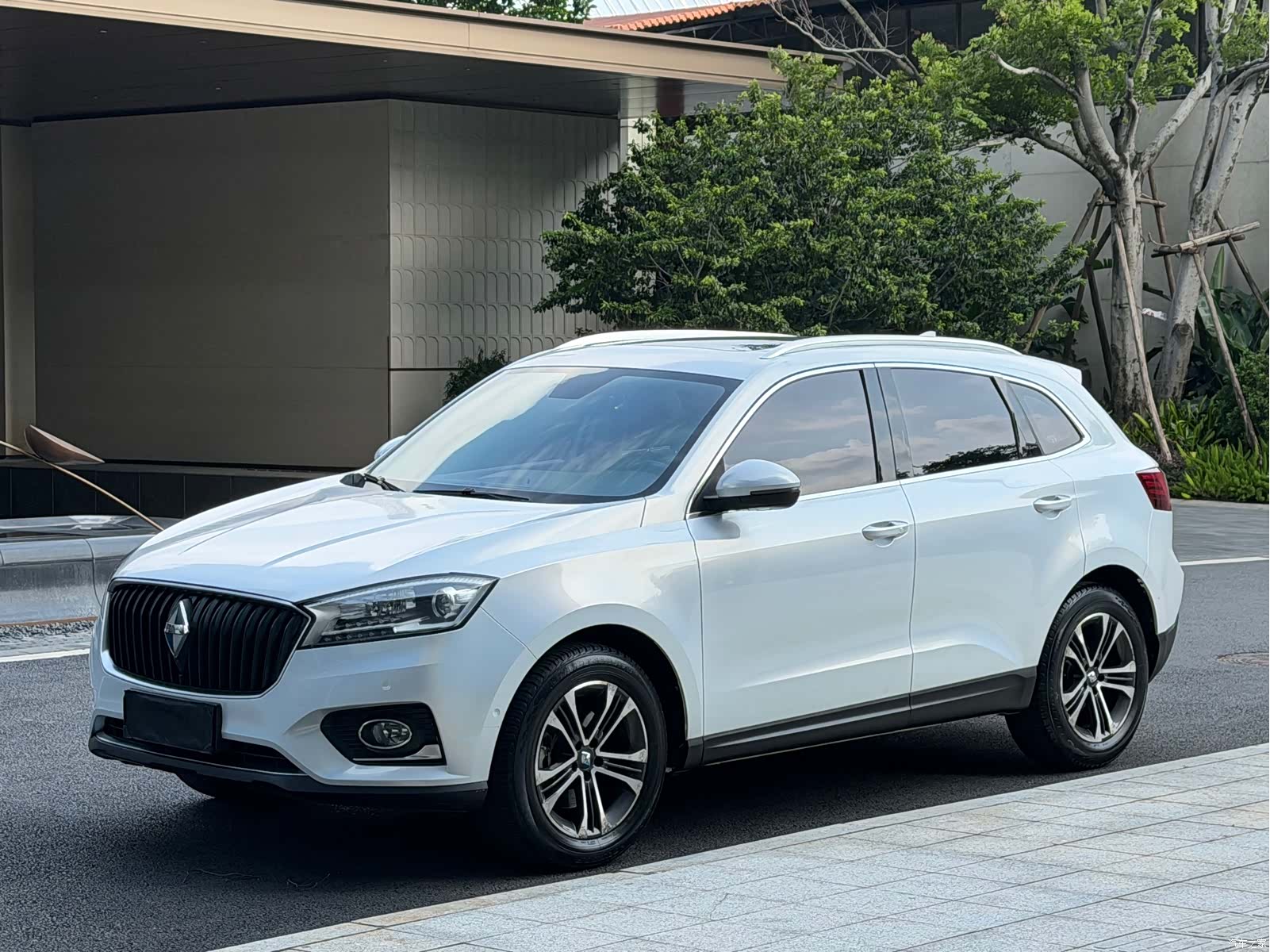 Borgward BX7, 2016 1