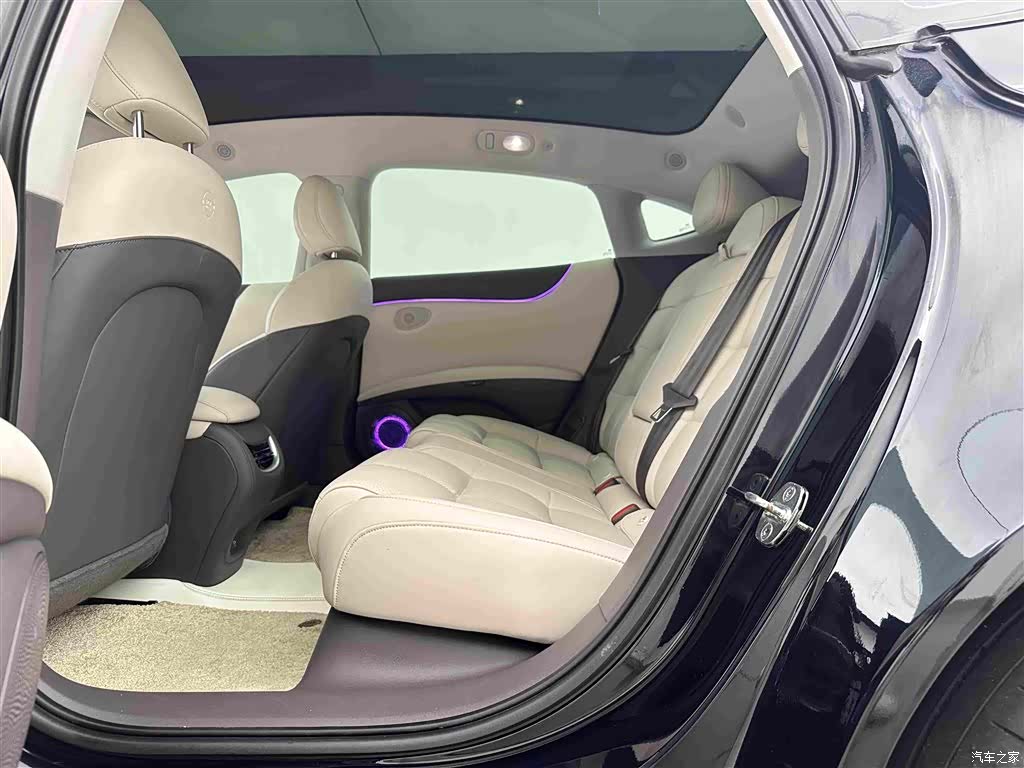 IM Motors L6, 2024 7
