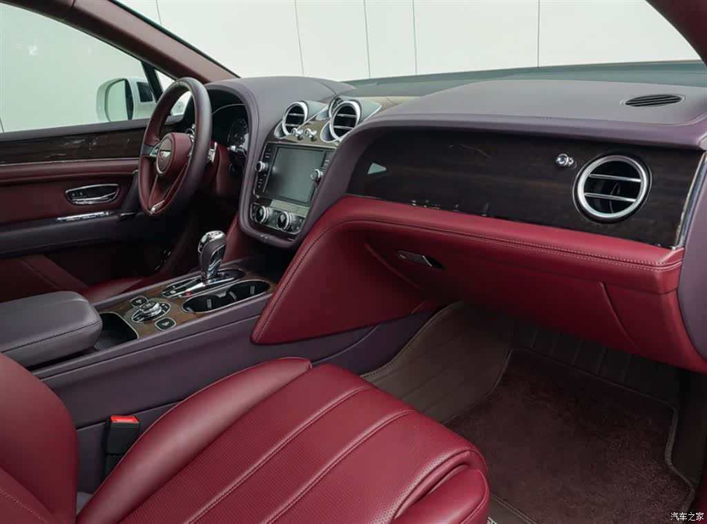 Bentley Bentayga, 2019 все фото