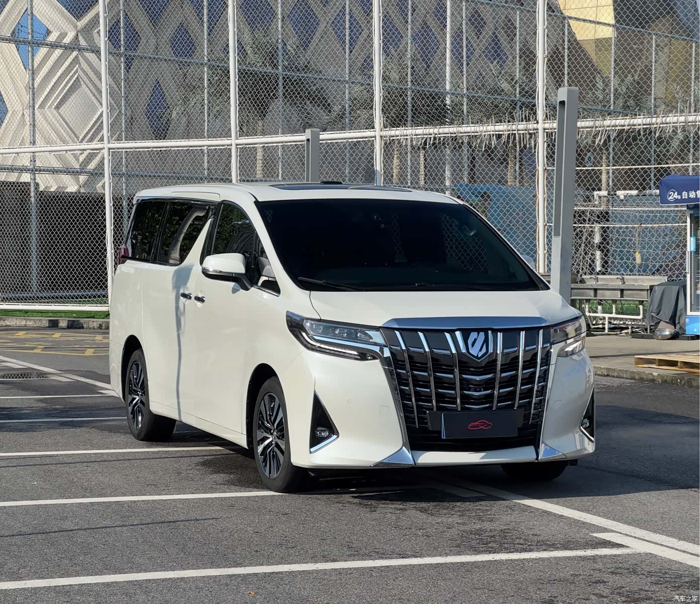 Toyota Alphard, 2018 3
