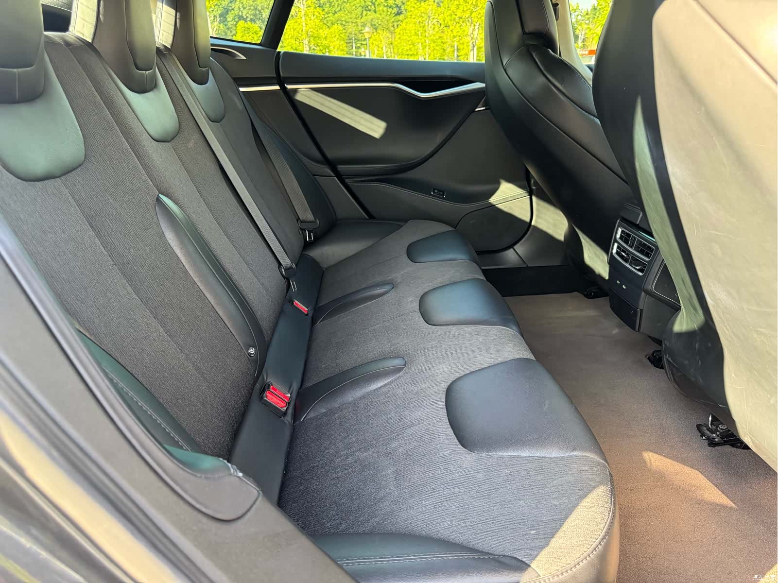 Tesla Model S, 2017 15