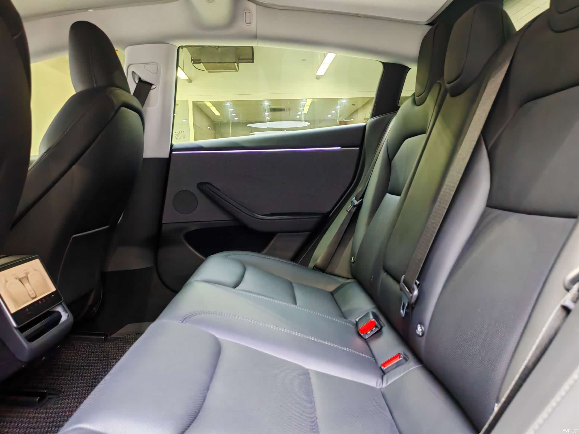 Tesla Model 3, 2026 6
