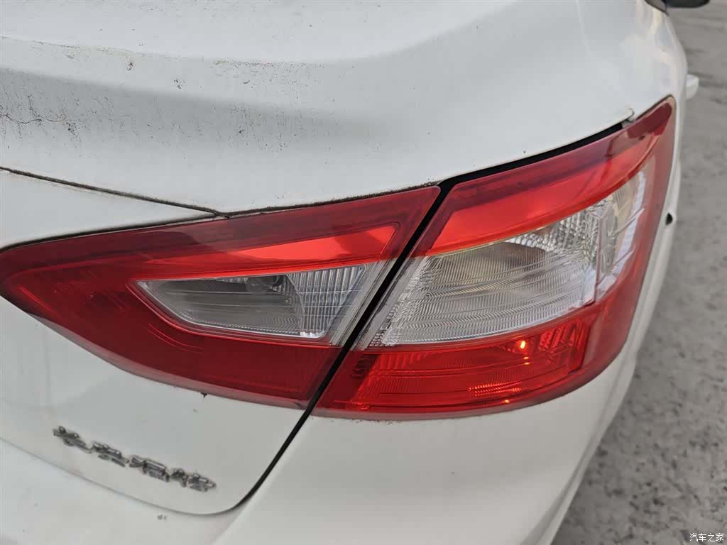 Ford Focus, 2015 8