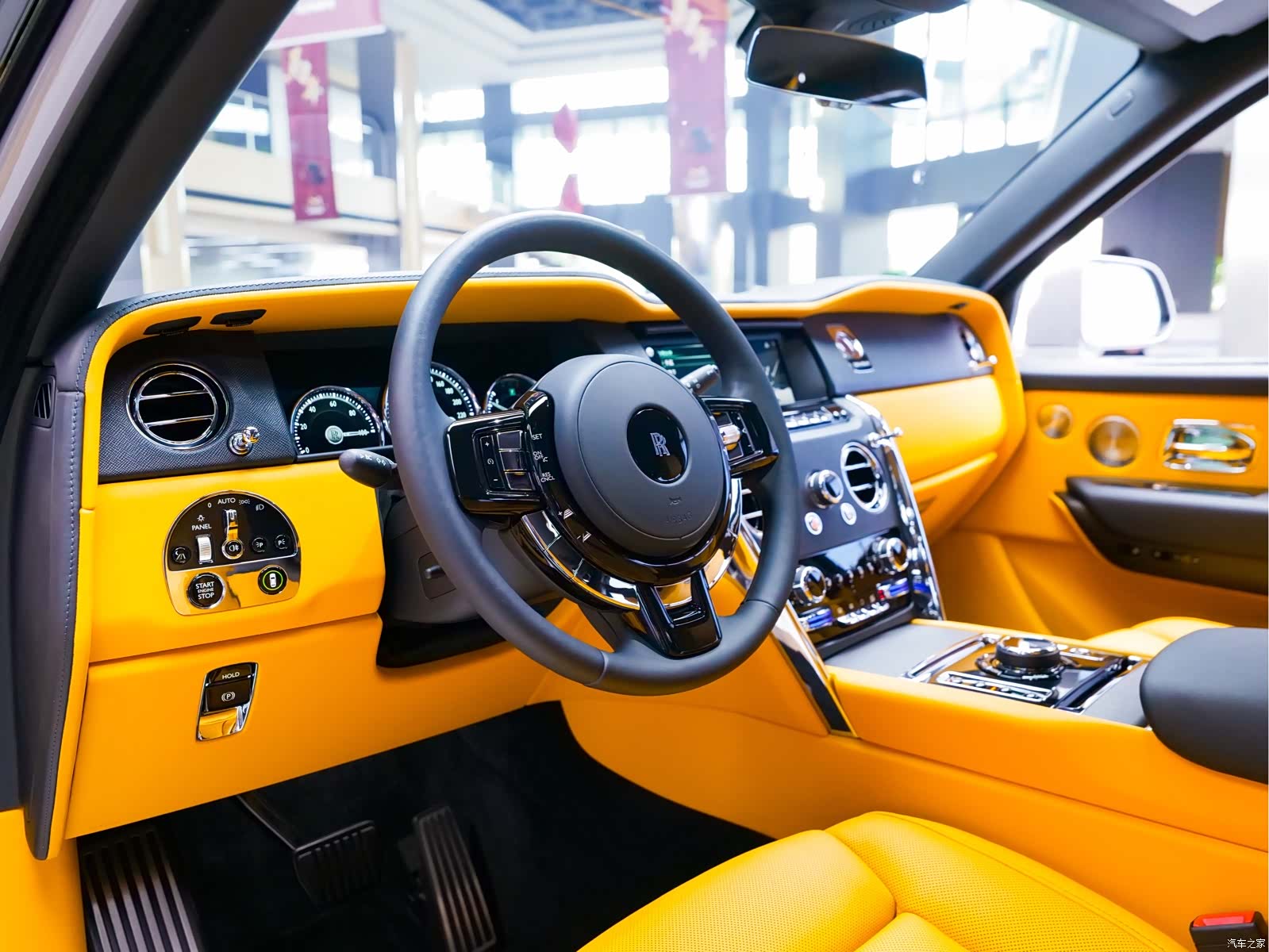Rolls-Royce Cullinan, 2023 11