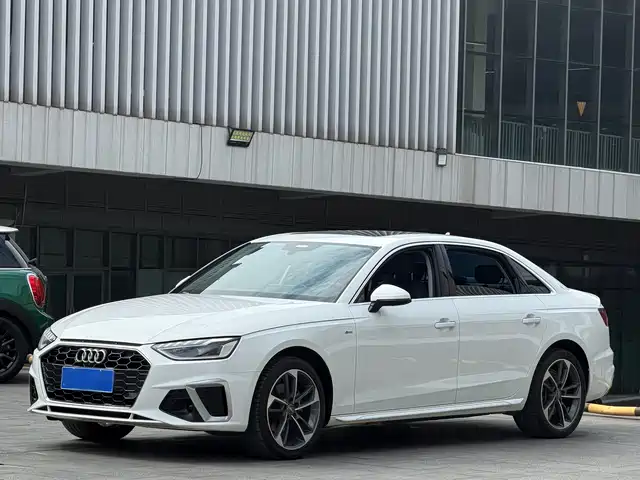 Audi A4L 2021 — купить из Китая под заказ