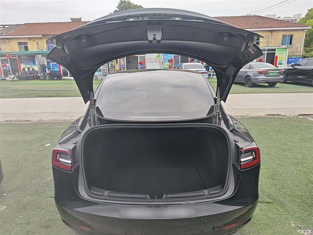 Tesla Model 3, 2023 15