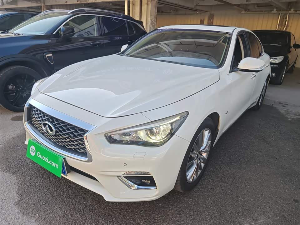 Infiniti Q50L