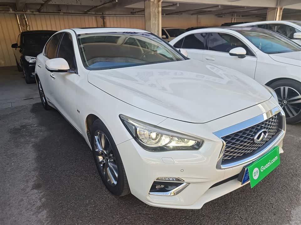 Infiniti Q50L