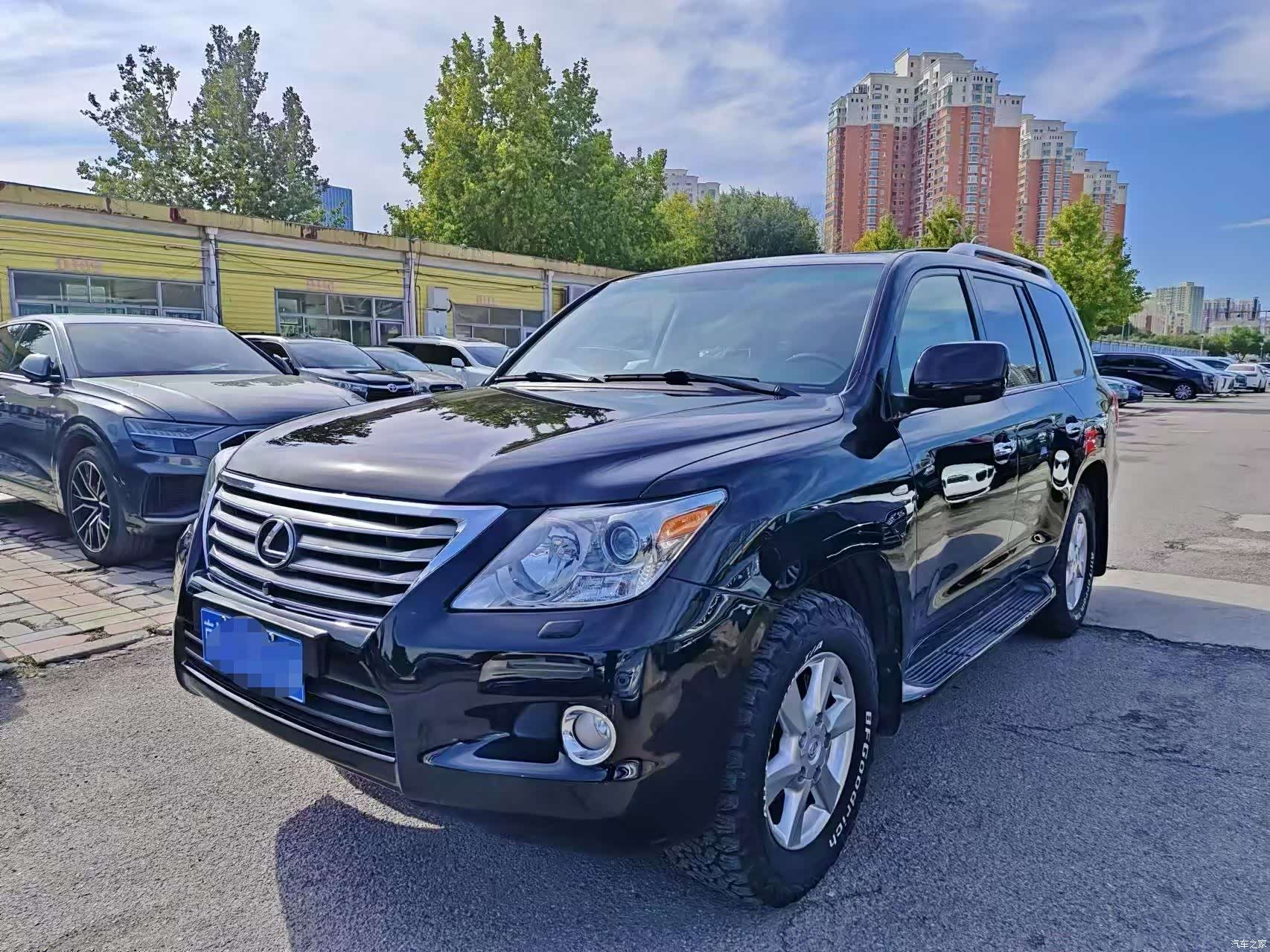 Lexus LX, 2010 1