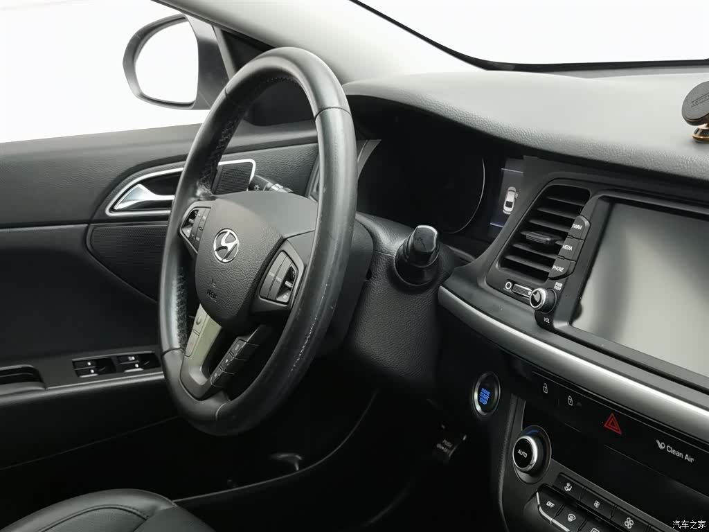 Hyundai DLX, 2017 22