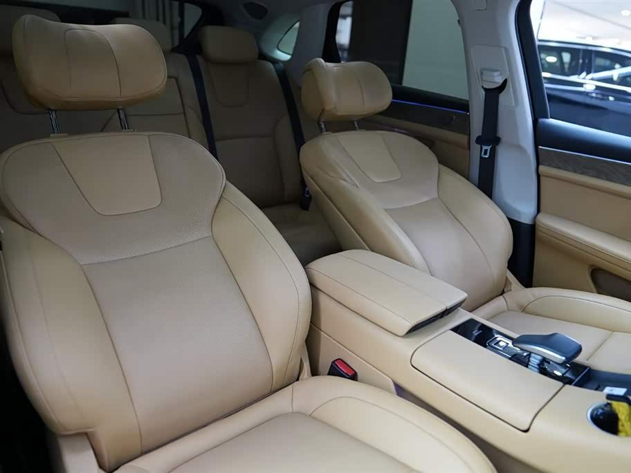 AITO Ask the world M5