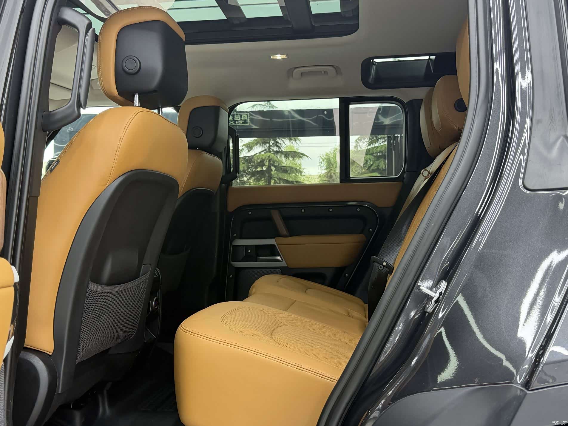 Land Rover Defender, 2023 9