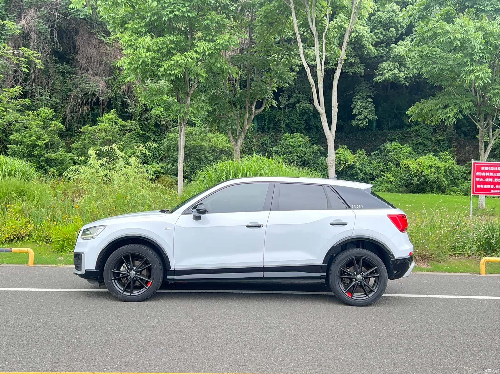 Audi Q2L, 2021 3