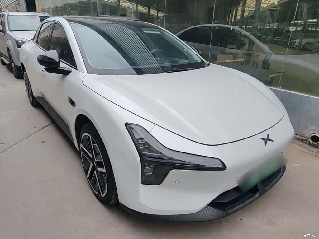 Xpeng Mona M03, 2025 4