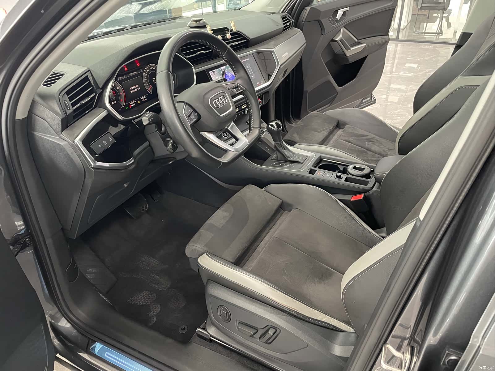Audi Q3, 2022 все фото