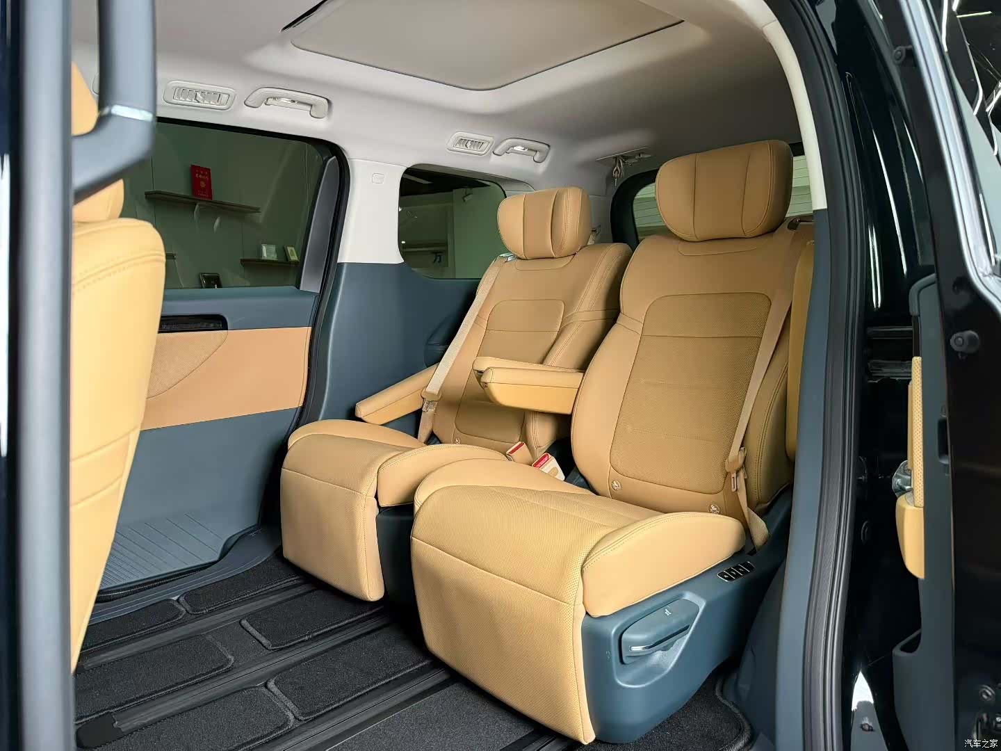 Trumpchi E8, 2025 9