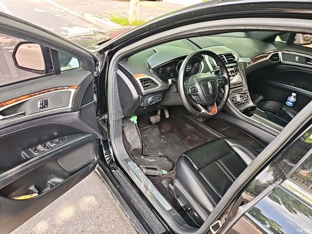 Lincoln MKZ, 2017 16