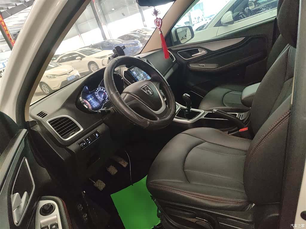 Wuling 560, 2016 15