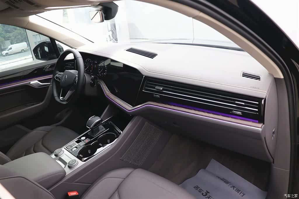Volkswagen Touareg, 2024 21