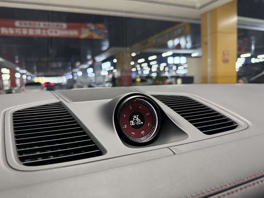 Porsche Cayenne New Energy 2023, фото 11