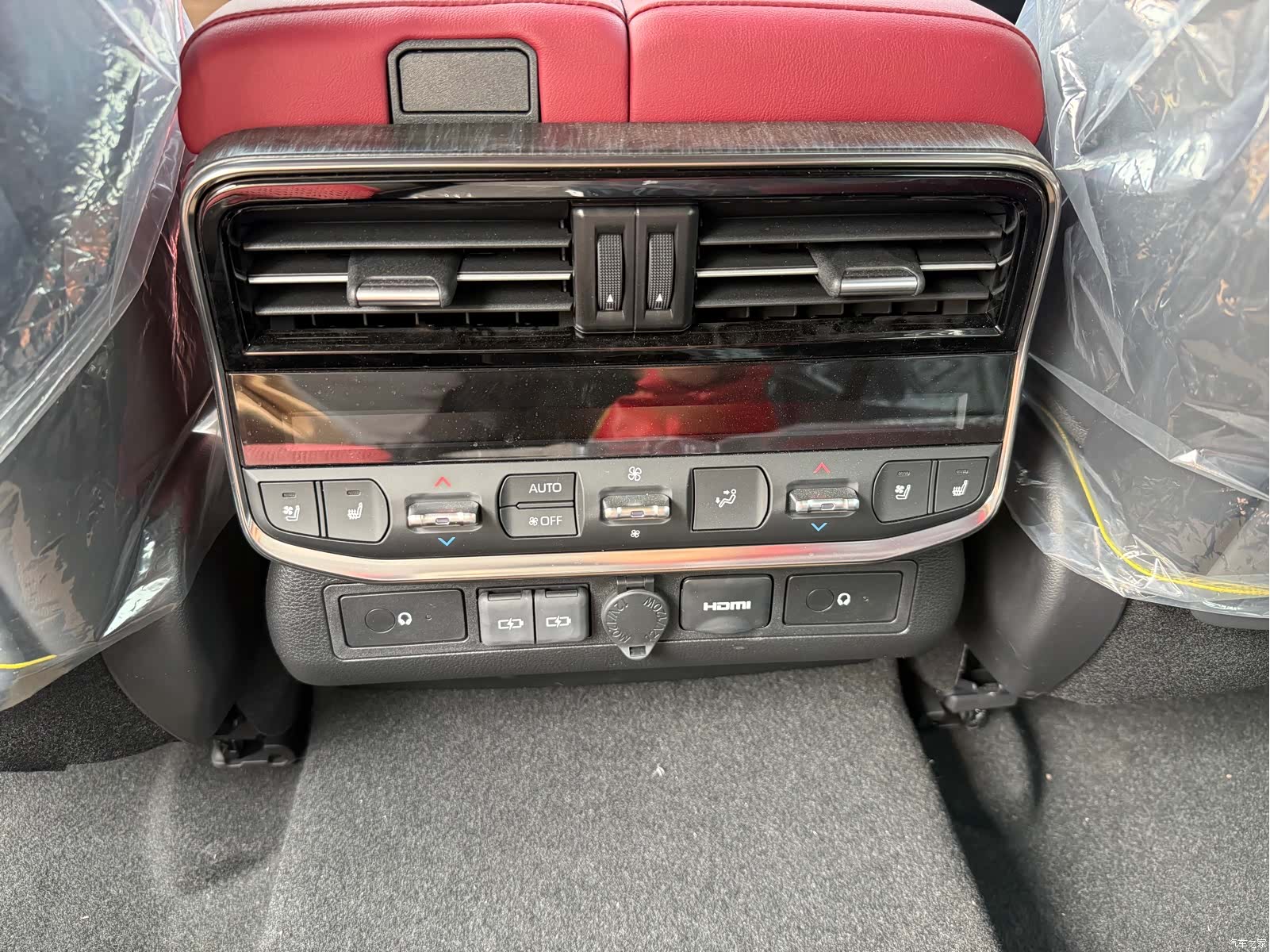 Toyota Land Cruiser, 2026 25