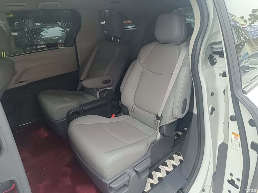 Toyota Sienna, 2023 17