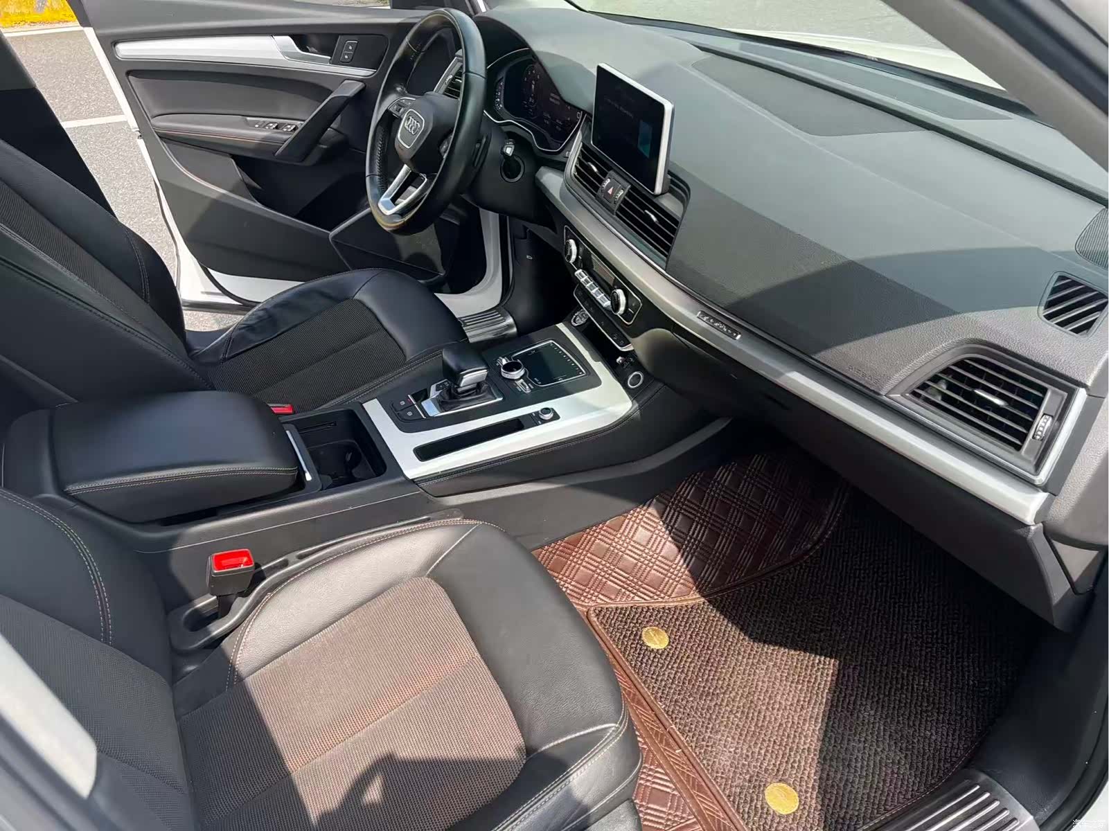 Audi Q5L, 2019 10