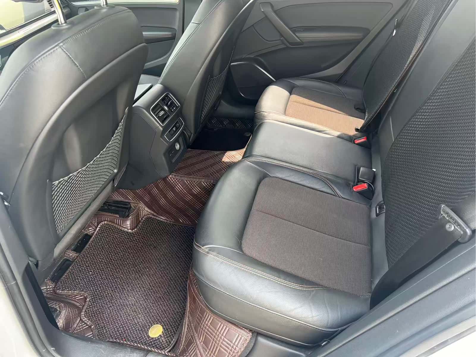 Audi Q5L, 2019 11