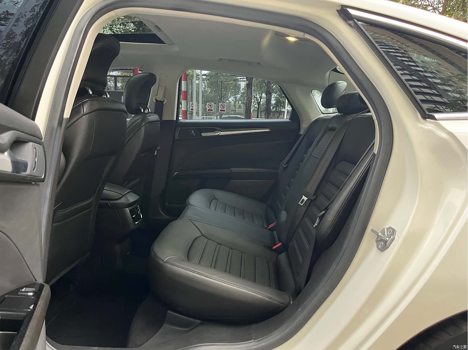 Ford Mondeo, 2016 10